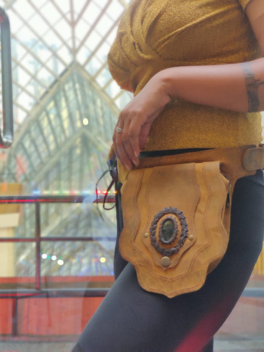 "Premium Leather Belt Pouches – Hands-Free Style & Function"